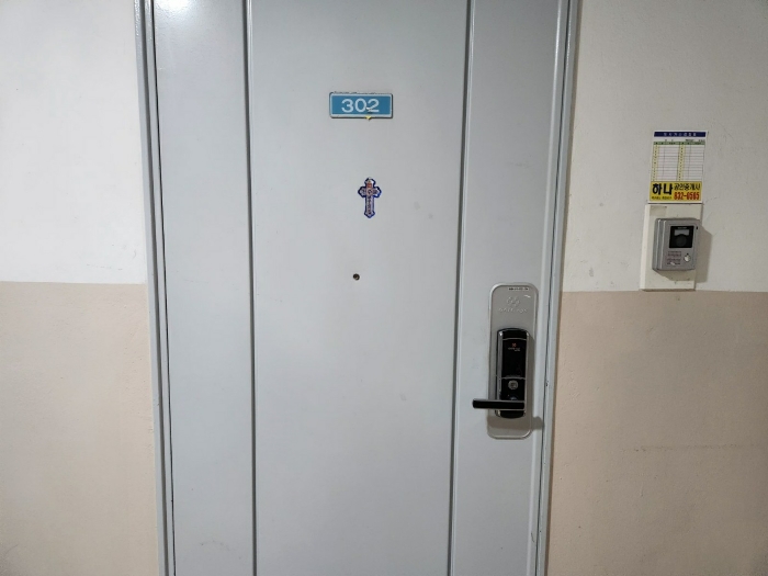 B0002402024013053537810.jpg